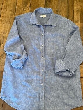GAP Light Blue 100% Linen Button Down Shirt size Medium